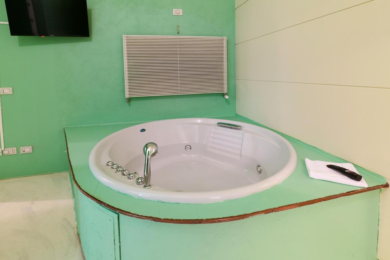 Prestige Boutique Homes - Garden & Pool Milano Eksteriør bilde